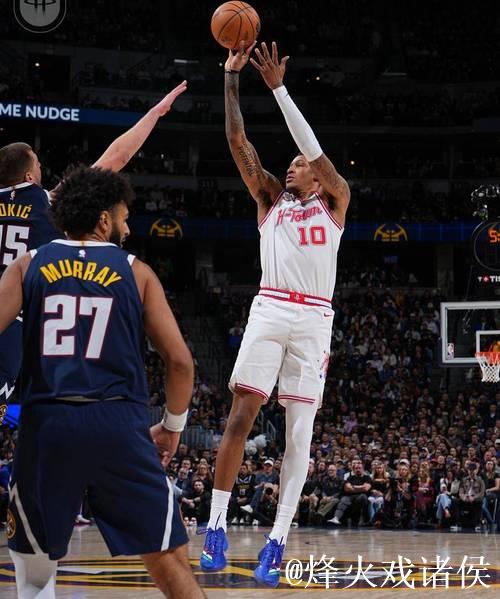 谢泼德飞身上篮迫使约基奇6犯离场,掘金挑战未果 谢泼德飞身上篮迫使约基奇6犯离场,掘金挑战未果